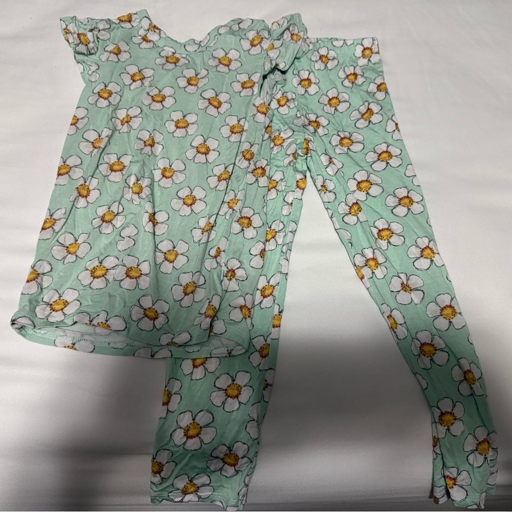 Posh peanut size 5 PJ set shirt sleeve with pants